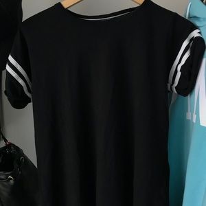 Back tee w strips
